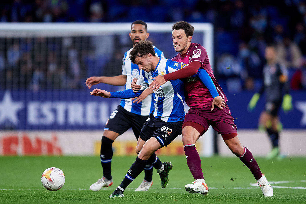 jiuyou-包含皇家马德里围绕德甲调整名单塞维利亚围绕意甲单刀错失，现场解说直呼：萨拉赫与90激战RNG分钟的词条-jiuyou